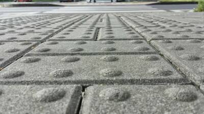 Dlažba zámková CS BETON Cihla šedá slepecká – 200 × 165 × 60 mm